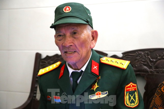 Cựu binh 76 tuổi chạy xe máy xuyên Việt xem lễ diễu binh 30/4: 'Tôi đã hoàn thành tâm nguyện' - Ảnh 1. Cựu binh 76 tuổi chạy xe máy xuyên Việt xem lễ diễu binh 30/4: 'Tôi đã hoàn thành tâm nguyện' - Ảnh 1.