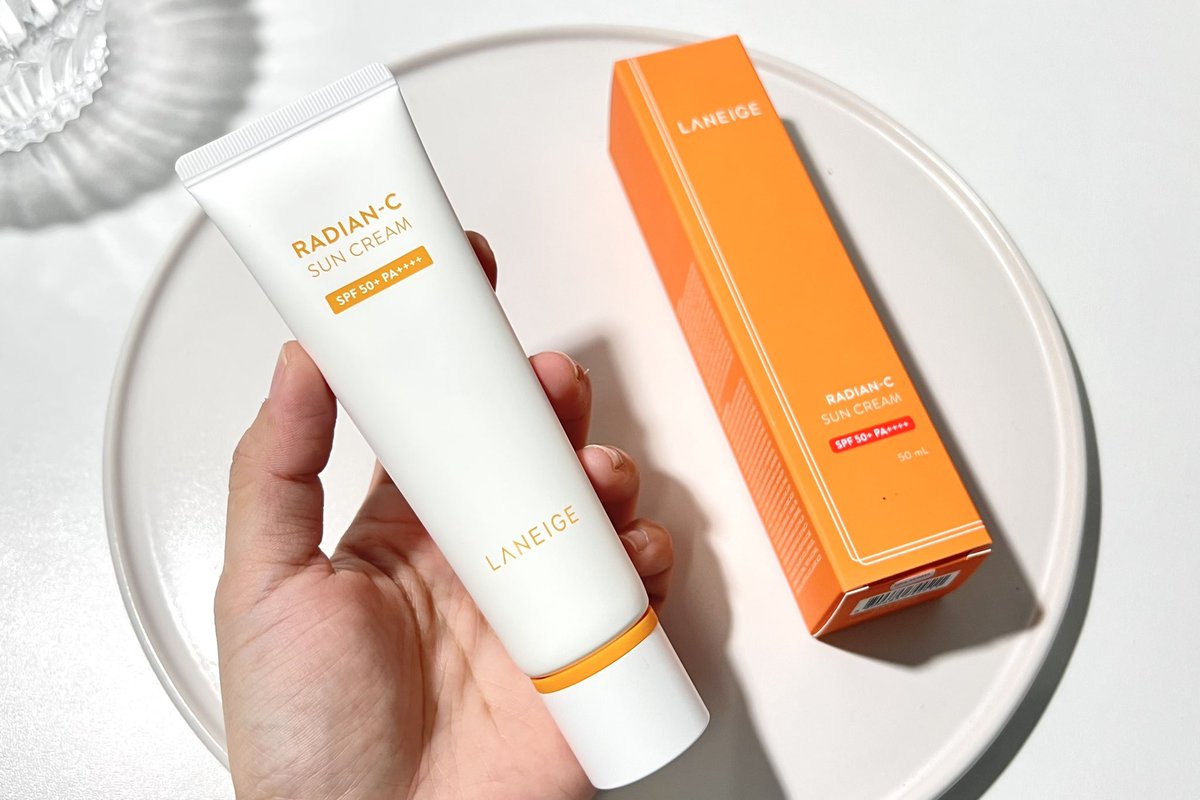 Phụ nữ ngoài 30 muốn giảm nếp nhăn thì nhất định phải đầu tư vào 5 món skincare này - Ảnh 3. Phụ nữ ngoài 30 muốn giảm nếp nhăn thì nhất định phải đầu tư vào 5 món skincare này - Ảnh 3.