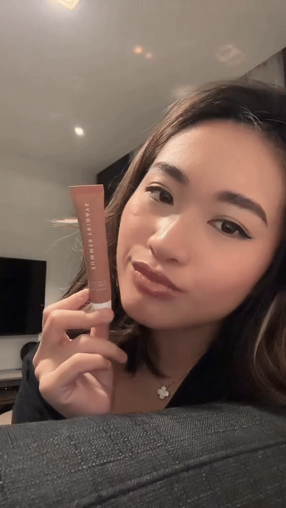 Thỏi son cứ 1 phút là có người mua, Vogue khen nức lời, gái xinh toàn cầu mê tít- Ảnh 8. Thỏi son cứ 1 phút là có người mua, Vogue khen nức lời, gái xinh toàn cầu mê tít- Ảnh 8.