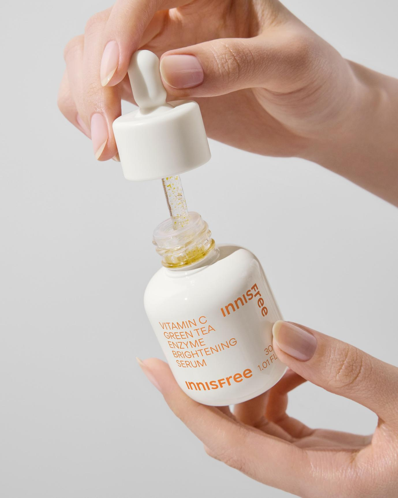 Phụ nữ ngoài 30 muốn giảm nếp nhăn thì nhất định phải đầu tư vào 5 món skincare này - Ảnh 5. Phụ nữ ngoài 30 muốn giảm nếp nhăn thì nhất định phải đầu tư vào 5 món skincare này - Ảnh 5.