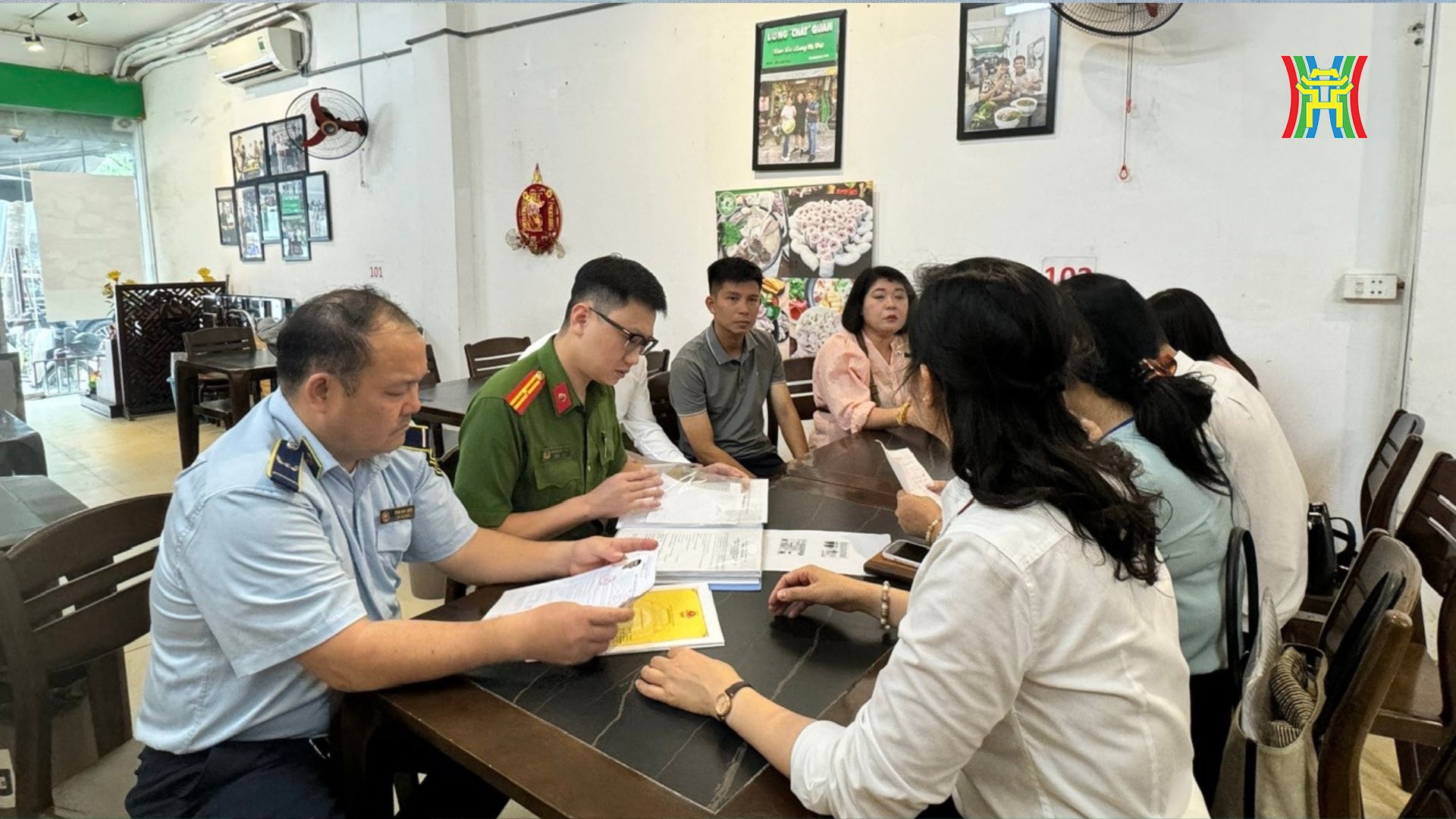Ông Ngô Quyền Thế nói về xuất xứ bộ lòng xe điếu được quảng cáo "dài 40m"- Ảnh 1. Ông Ngô Quyền Thế nói về xuất xứ bộ lòng xe điếu được quảng cáo "dài 40m"- Ảnh 1.