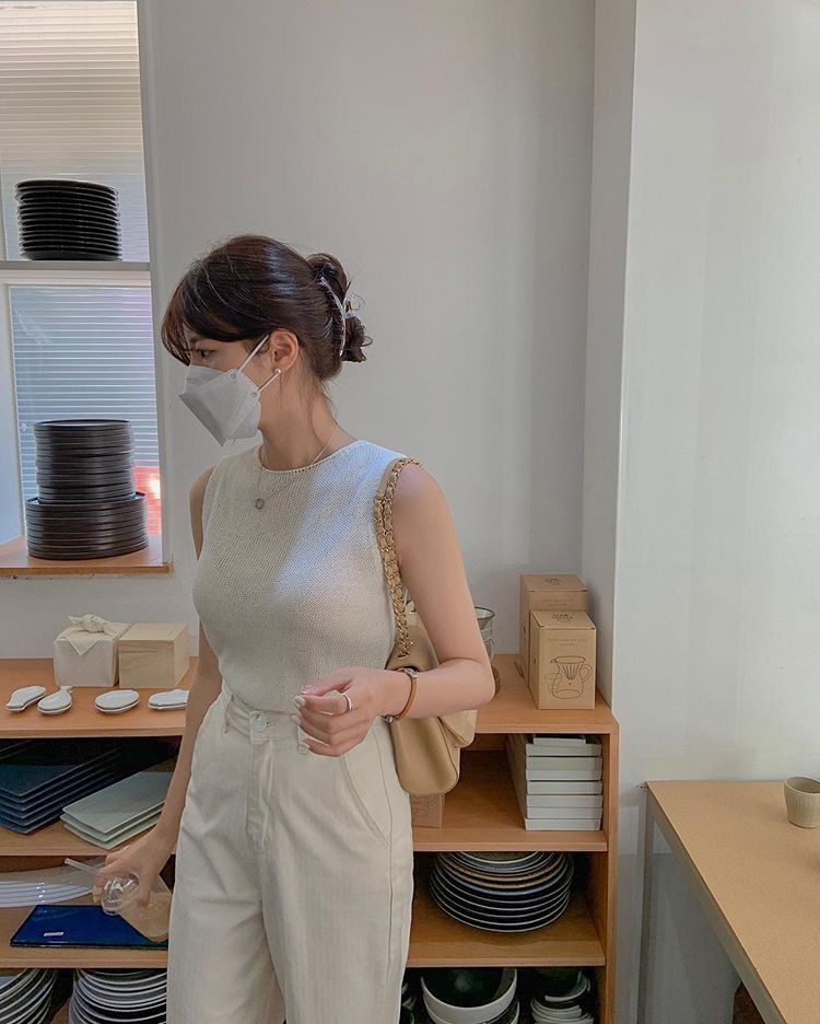 Cuộc sống “bình dị” của cô gái 25 tuổi ở TP.HCM: Ngồi nhà kiếm 20 triệu/tháng, mỗi tháng dành 5 triệu mua vàng - Ảnh 2. Cuộc sống “bình dị” của cô gái 25 tuổi ở TP.HCM: Ngồi nhà kiếm 20 triệu/tháng, mỗi tháng dành 5 triệu mua vàng - Ảnh 2.
