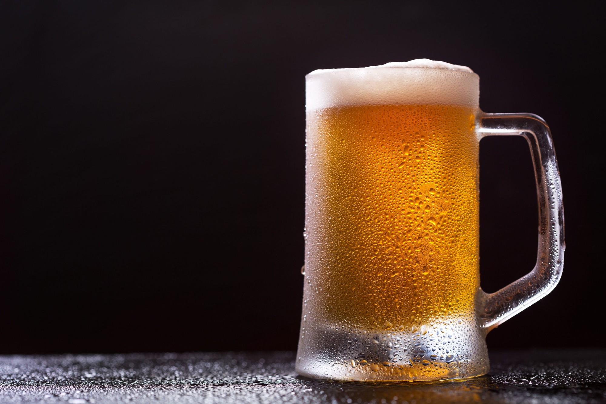 can-you-hydrate-yourself-with-beer-scaled-1746674196659-17466741967281680562372.jpg
