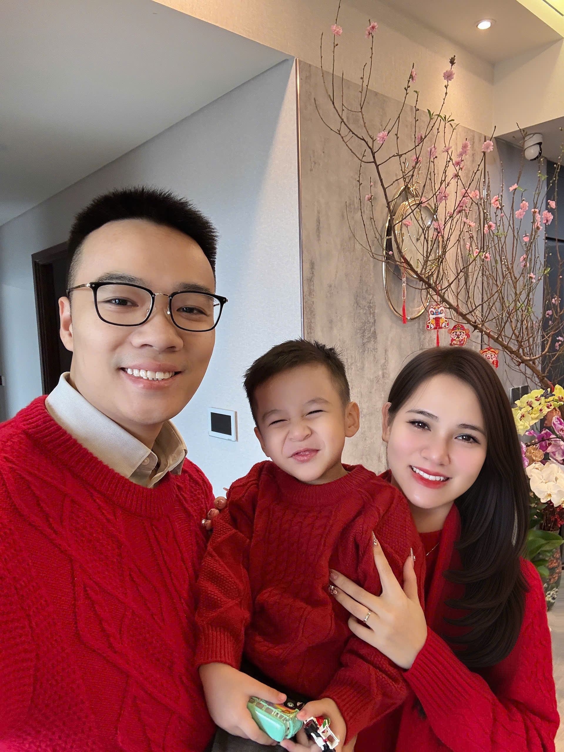 Căn hộ 80m² của gia đình trẻ ở Hà Nội: Nơi từng góc nhỏ được thiết kế để bình yên hiện diện - Ảnh 1. Căn hộ 80m² của gia đình trẻ ở Hà Nội: Nơi từng góc nhỏ được thiết kế để bình yên hiện diện - Ảnh 1.