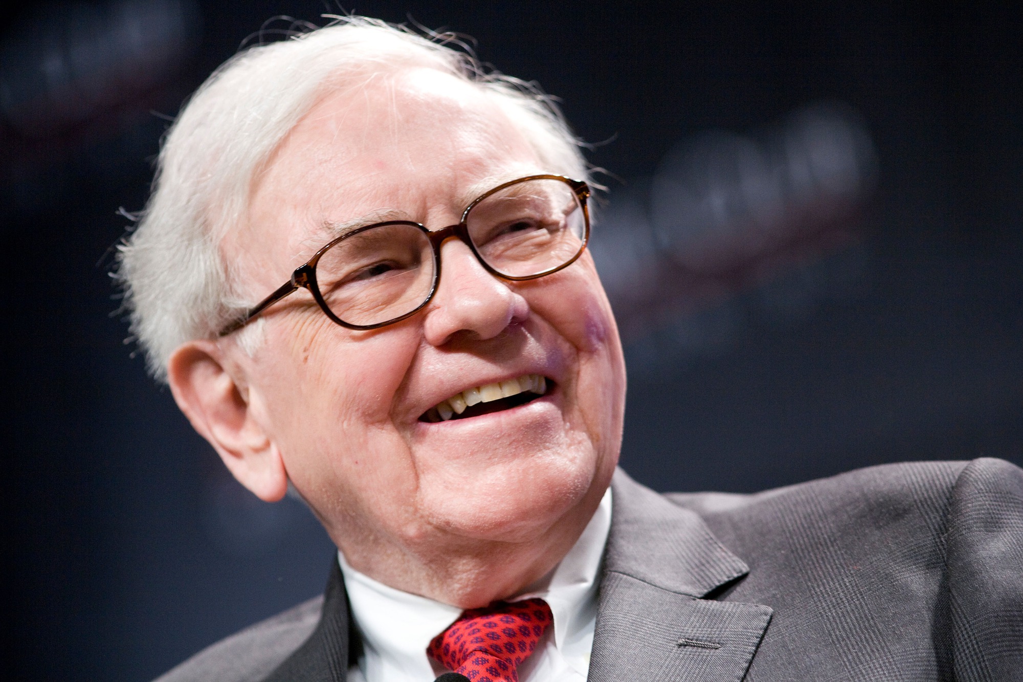 Bậc cha mẹ học ngay tỷ phú Warren Buffett: Dạy con gái KHÔNG cần dịu dàng, chỉ cho các con 2 THỨ làm hành trang vào đời - Ảnh 2. Bậc cha mẹ học ngay tỷ phú Warren Buffett: Dạy con gái KHÔNG cần dịu dàng, chỉ cho các con 2 THỨ làm hành trang vào đời - Ảnh 2.