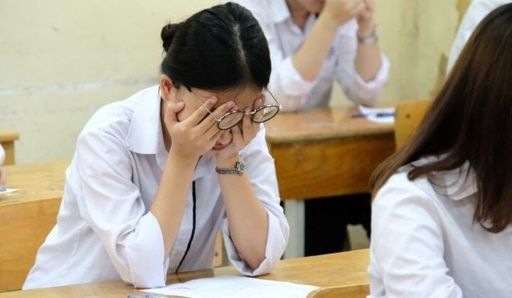 Phát hiện một "bệnh" lạ chỉ xuất hiện lúc ôn thi: Mở sách 5 phút đã ngáp liên tục nhưng sao nhìn điện thoại thì mắt sáng rực - Ảnh 1. Phát hiện một "bệnh" lạ chỉ xuất hiện lúc ôn thi: Mở sách 5 phút đã ngáp liên tục nhưng sao nhìn điện thoại thì mắt sáng rực - Ảnh 1.