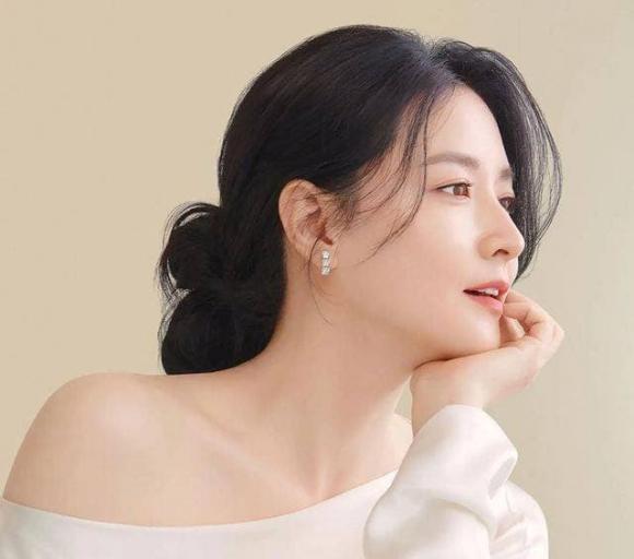 Lee Young Ae tuổi U60 tươi trẻ nhờ mỗi năm làm 1 việc để tăng sinh collagen, elastin - Ảnh 7. Lee Young Ae tuổi U60 tươi trẻ nhờ mỗi năm làm 1 việc để tăng sinh collagen, elastin - Ảnh 7.