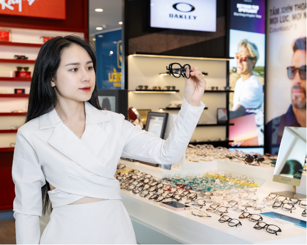 Kính Hải Triều và Đồng Hồ Hải Triều có phải là một? - Ảnh 3. Kính Hải Triều và Đồng Hồ Hải Triều có phải là một? - Ảnh 3.