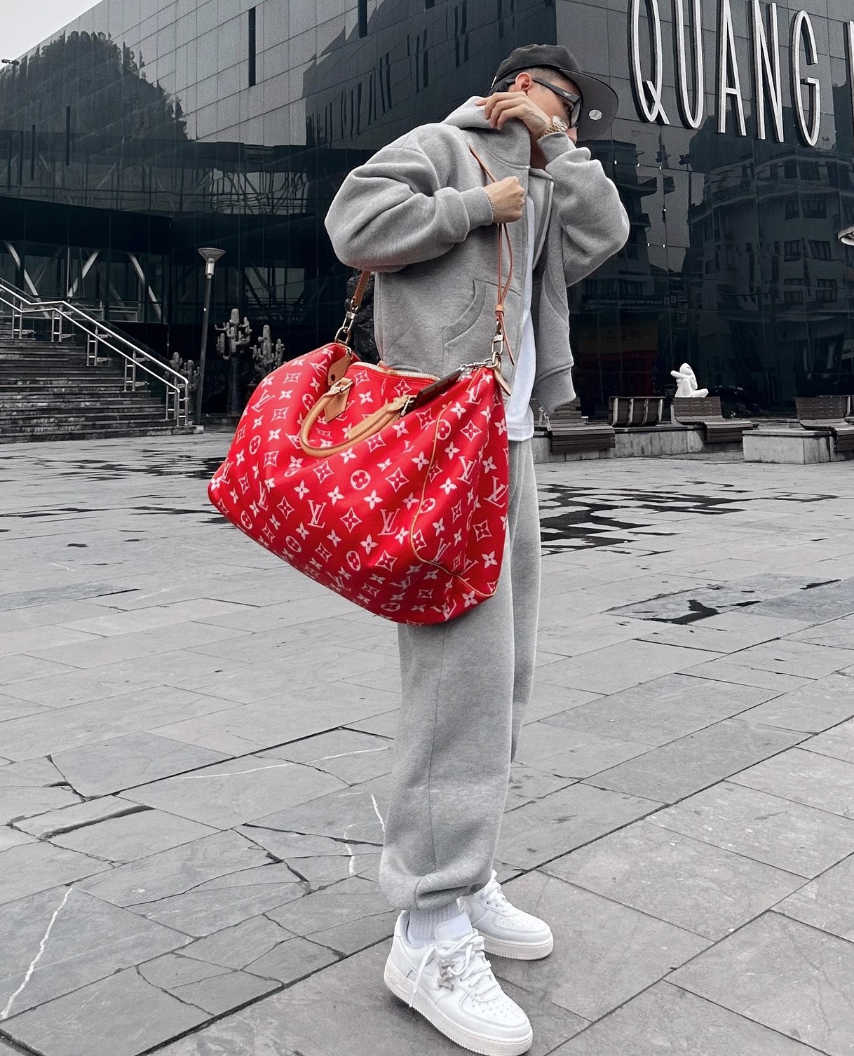 sontungmtp17446961943611095865747960209252970043-17466835986441186593252-1746702499297-17467024993751830544297.jpg