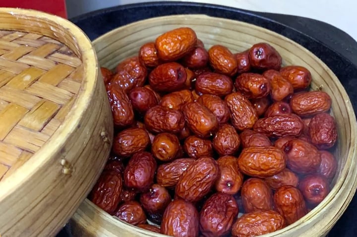 Làm món ăn từ táo đỏ, vì sao người Trung Quốc phải hấp táo 3 lần? - Ảnh 1. Làm món ăn từ táo đỏ, vì sao người Trung Quốc phải hấp táo 3 lần? - Ảnh 1.