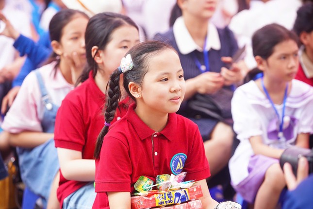 Bộ GD&ĐT dự kiến bỏ hình thức kỷ luật đình chỉ học đối với học sinh - Ảnh 1. Bộ GD&ĐT dự kiến bỏ hình thức kỷ luật đình chỉ học đối với học sinh - Ảnh 1.