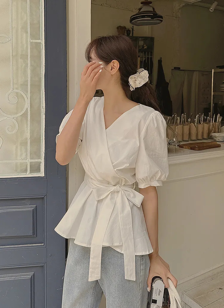 4 mẫu áo mùa hè giúp vóc dáng thon thả hơn - Ảnh 4. 4 mẫu áo mùa hè giúp vóc dáng thon thả hơn - Ảnh 4.