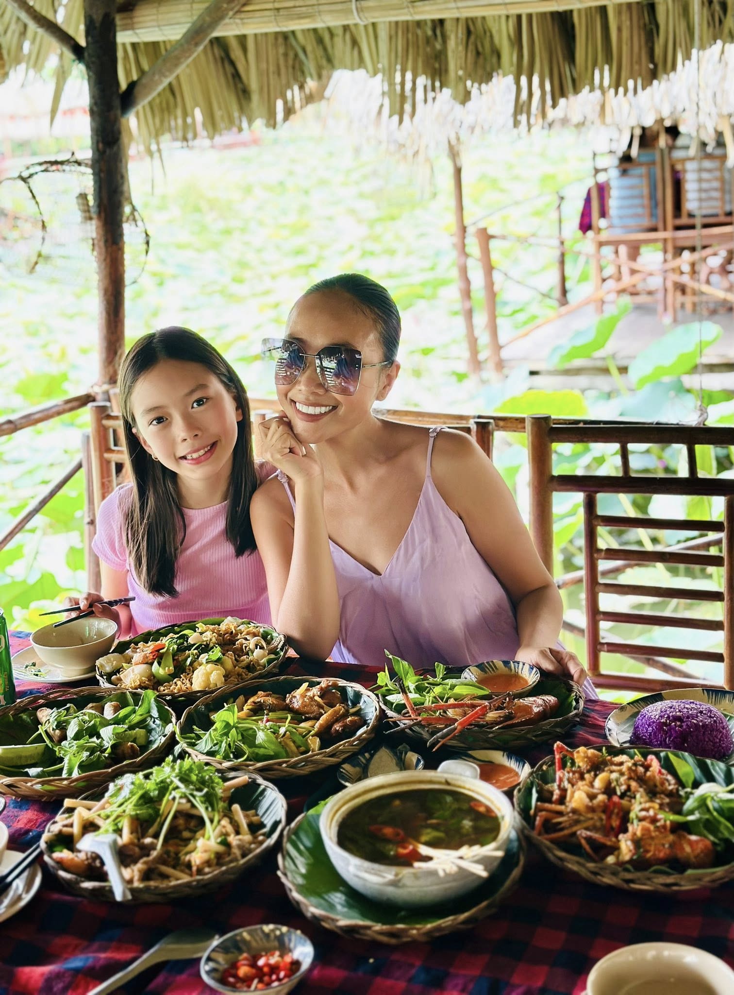 Con gái Đoan Trang chia sẻ chuyện không được ÔM một người, loạt sao Việt vào khen Con gái Đoan Trang chia sẻ chuyện không được ÔM một người, loạt sao Việt vào khen