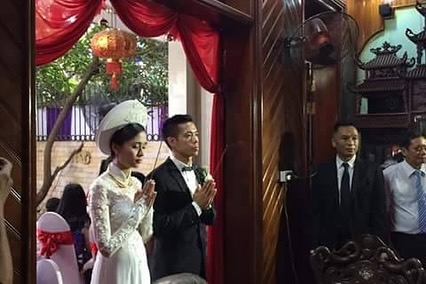 Tiểu thư Hà thành 10 năm lấy chồng cầu thủ: Về quê đảm đang bếp núc, lên phố Tiểu thư Hà thành 10 năm lấy chồng cầu thủ: Về quê đảm đang bếp núc, lên phố