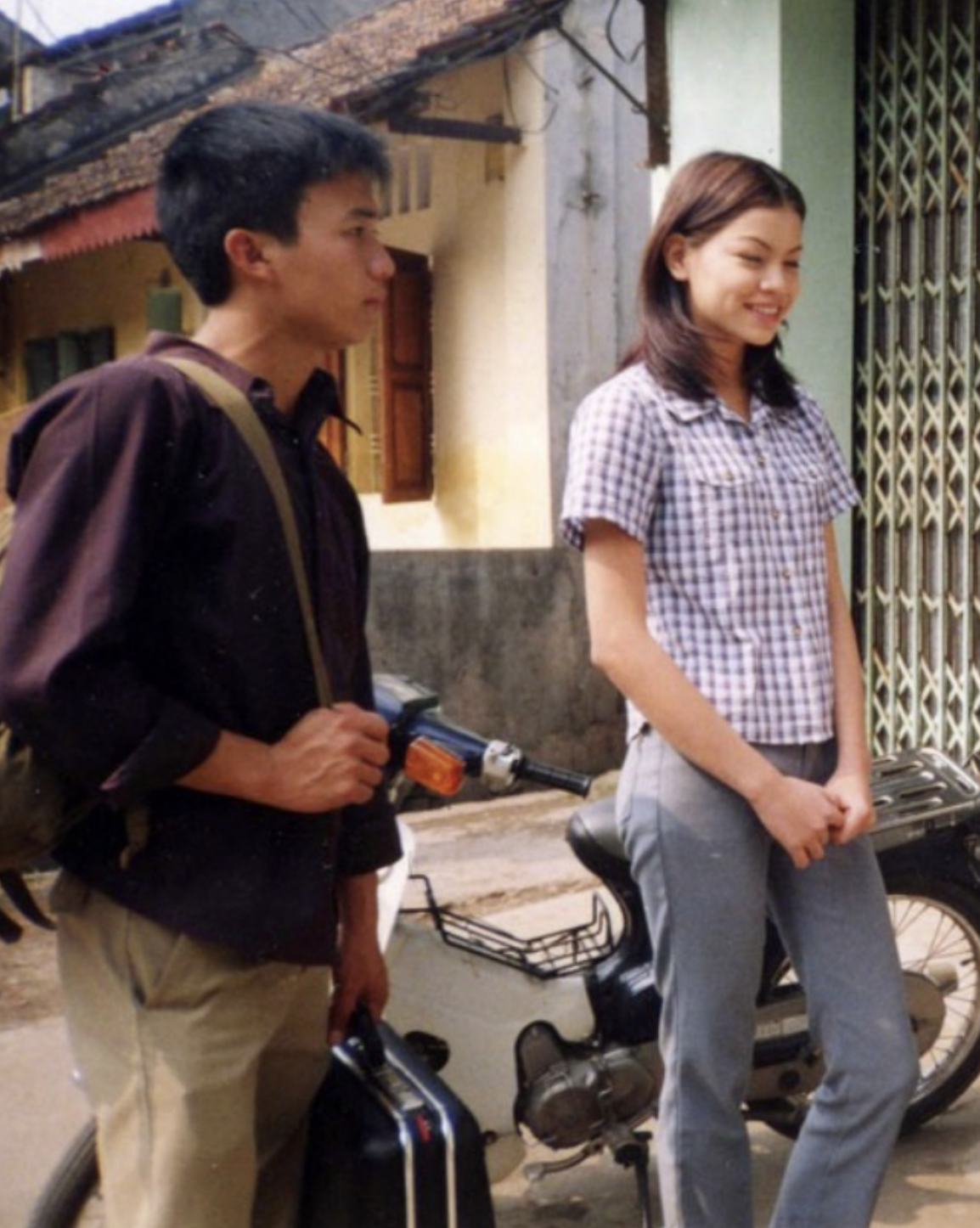 Đoạn clip viral mà Hà Hồ không ngờ tới: Nhan sắc thời 17 tuổi quá khác lạ, dân mạng hoang mang với chi tiết này- Ảnh 5. Đoạn clip viral mà Hà Hồ không ngờ tới: Nhan sắc thời 17 tuổi quá khác lạ, dân mạng hoang mang với chi tiết này- Ảnh 5.