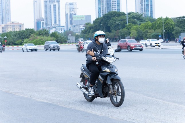 Miền Bắc đón gió mùa đông bắc hiếm gặp giữa tháng 5 - Ảnh 1. Miền Bắc đón gió mùa đông bắc hiếm gặp giữa tháng 5 - Ảnh 1.