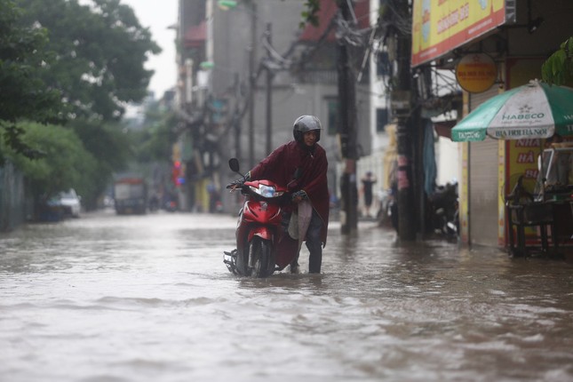 Thông tin chi tiết đợt mưa lớn ở miền Bắc - Ảnh 1. Thông tin chi tiết đợt mưa lớn ở miền Bắc - Ảnh 1.