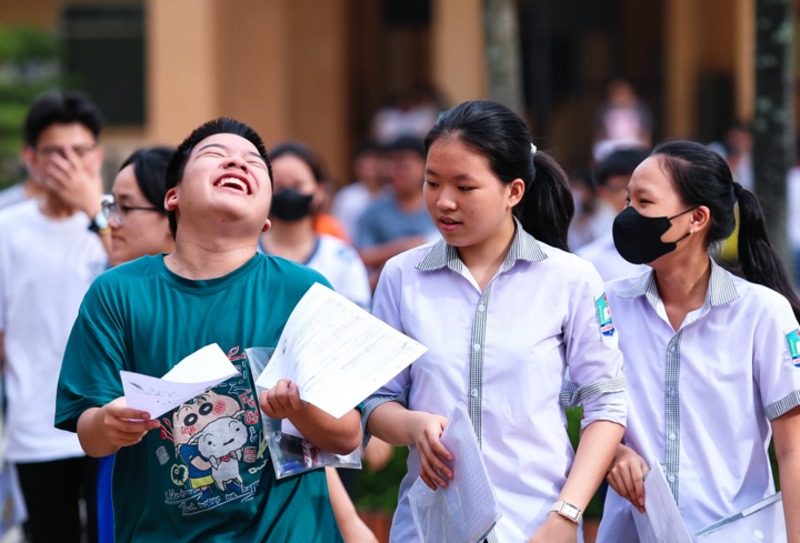 'Đừng thần thánh hoá IELTS để xét tuyển, giỏi ngoại ngữ không chắc giỏi các môn' - Ảnh 2. 'Đừng thần thánh hoá IELTS để xét tuyển, giỏi ngoại ngữ không chắc giỏi các môn' - Ảnh 2.