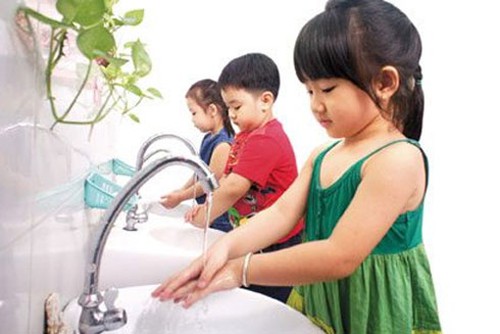 Cùng sốt, ho nhưng không giống nhau: Phân biệt COVID-19 với cúm mùa, sốt xuất huyết - Ảnh 3. Cùng sốt, ho nhưng không giống nhau: Phân biệt COVID-19 với cúm mùa, sốt xuất huyết - Ảnh 3.