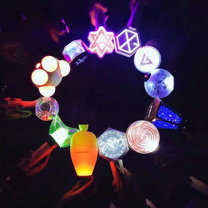 Jack và dàn sao bán lightstick giá triệu đồng, fan vẫn chi mạnh vì điều gì? - Ảnh 1. Jack và dàn sao bán lightstick giá triệu đồng, fan vẫn chi mạnh vì điều gì? - Ảnh 1.