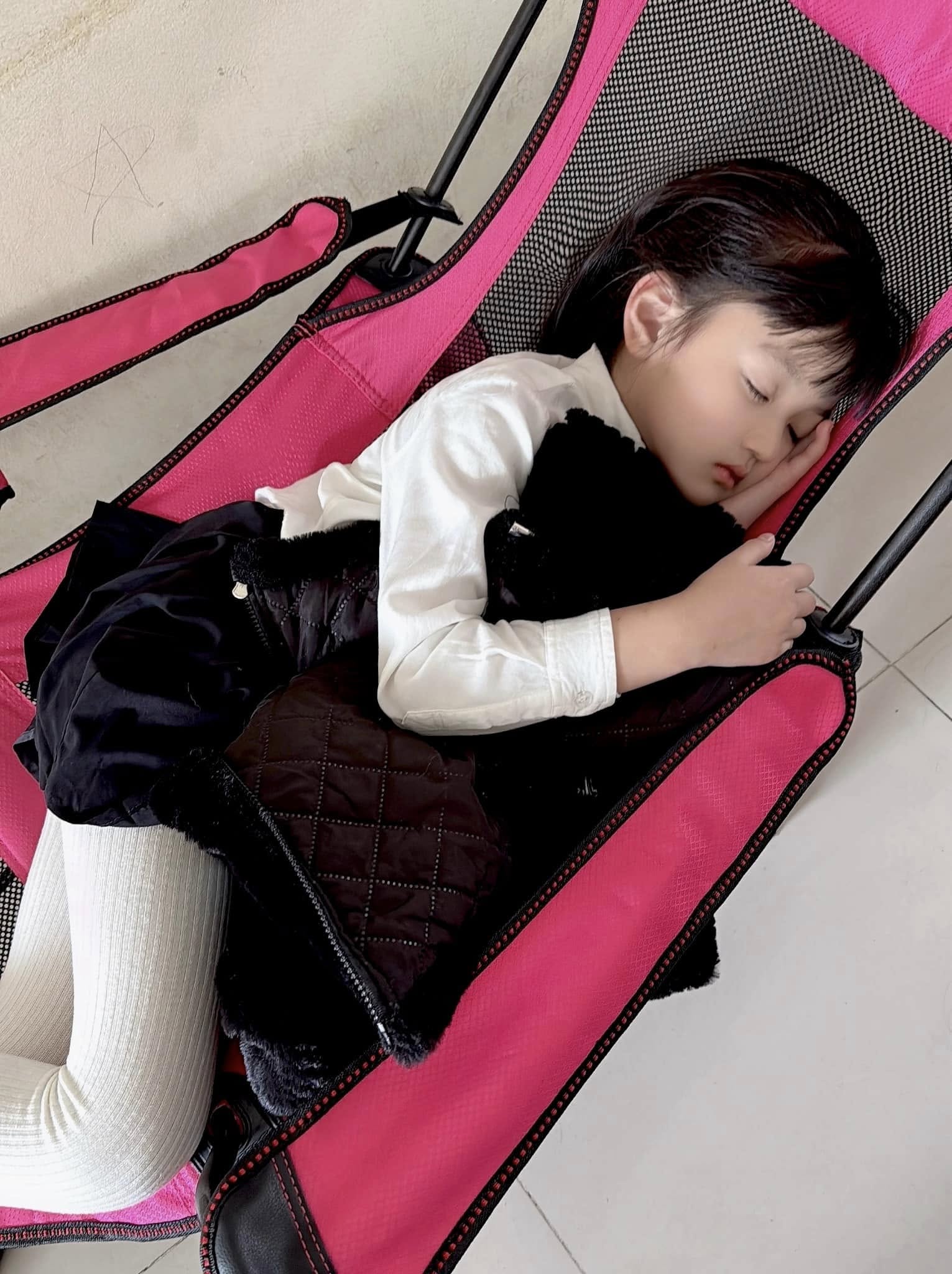 Cherry An Nhiên: “Tiểu hoa đán” làng mẫu Việt, mới 8 tuổi đã kiếm hàng chục triệu mỗi giờ- Ảnh 7. Cherry An Nhiên: “Tiểu hoa đán” làng mẫu Việt, mới 8 tuổi đã kiếm hàng chục triệu mỗi giờ- Ảnh 7.