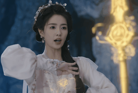 Cảnh kinh dị trong phim "Lâm Giang Tiên" khiến khán giả cười ra nước mắt vì không ai thấy sợ ngoài nữ chính- Ảnh 6. Cảnh kinh dị trong phim "Lâm Giang Tiên" khiến khán giả cười ra nước mắt vì không ai thấy sợ ngoài nữ chính- Ảnh 6.