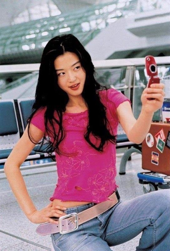 Gọi Jeon Ji Hyun là “huyền thoại Y2K” vì mặc crop top với quần cạp trễ quá đỉnh, hơn 20 năm nhìn lại vẫn mê- Ảnh 6.