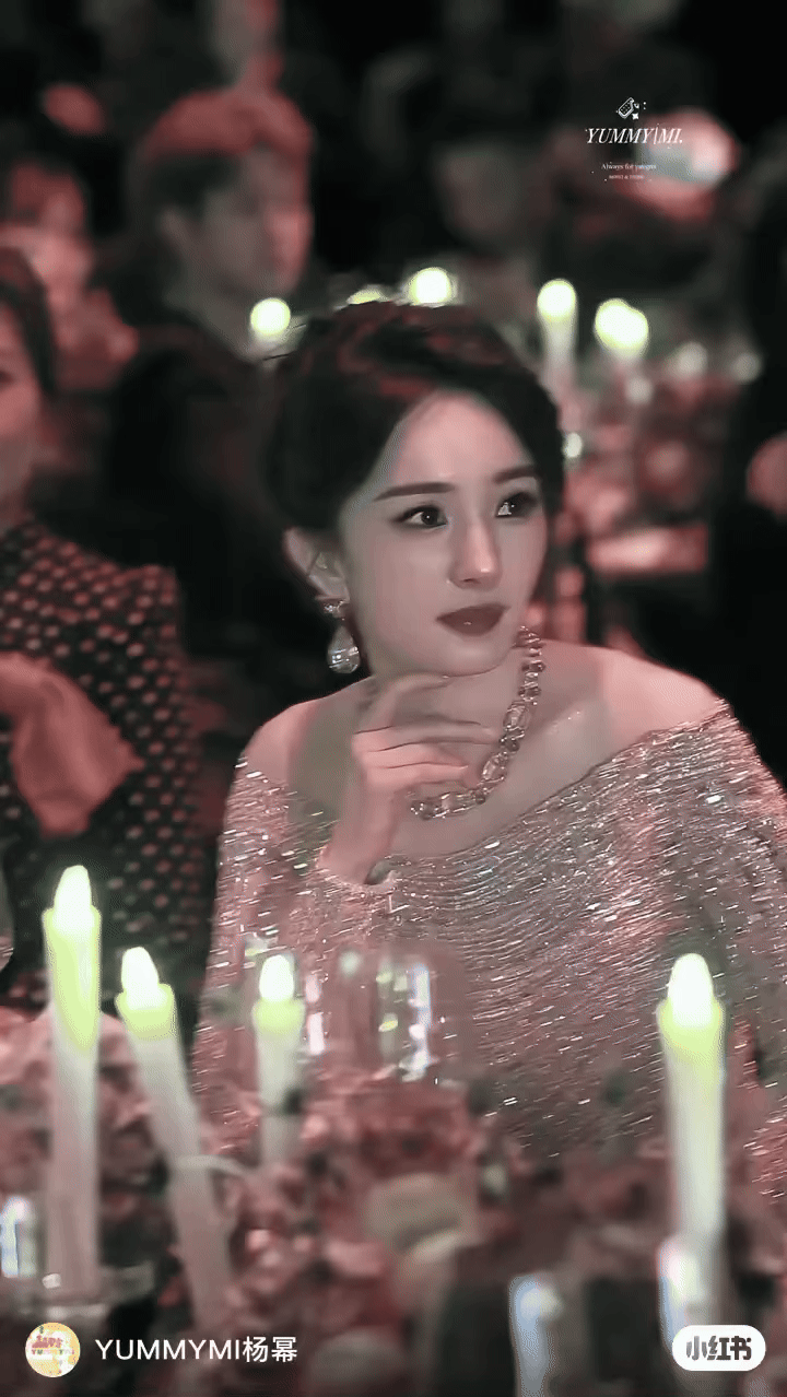 Đại minh tinh Cbiz đi event mà tóc rối “như tổ quạ”, nét mặt khác lạ tới nỗi không nhận ra- Ảnh 7. Đại minh tinh Cbiz đi event mà tóc rối “như tổ quạ”, nét mặt khác lạ tới nỗi không nhận ra- Ảnh 7.