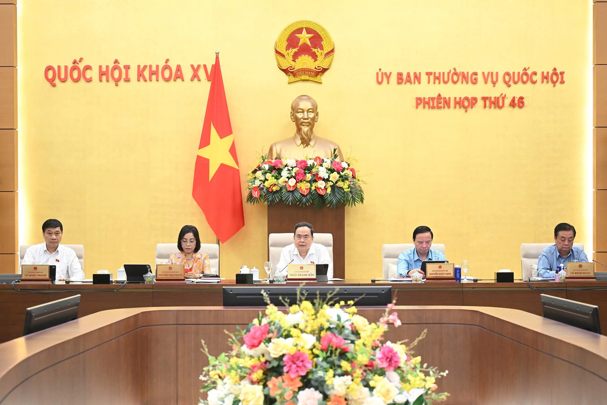 Không cấm dạy thêm, học thêm - Ảnh 1. Không cấm dạy thêm, học thêm - Ảnh 1.