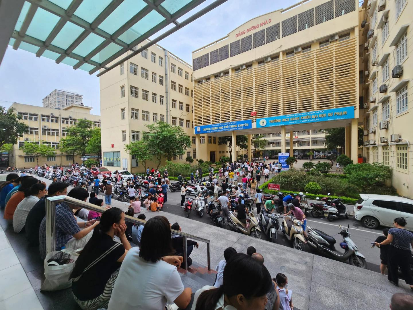 1 trường THCS mới tuyển sinh năm đầu tiên đã có tỷ lệ chọi 1/16: Phụ huynh, học sinh Hà Nội “đổ xô” nộp hồ sơ vì điều này - Ảnh 2.