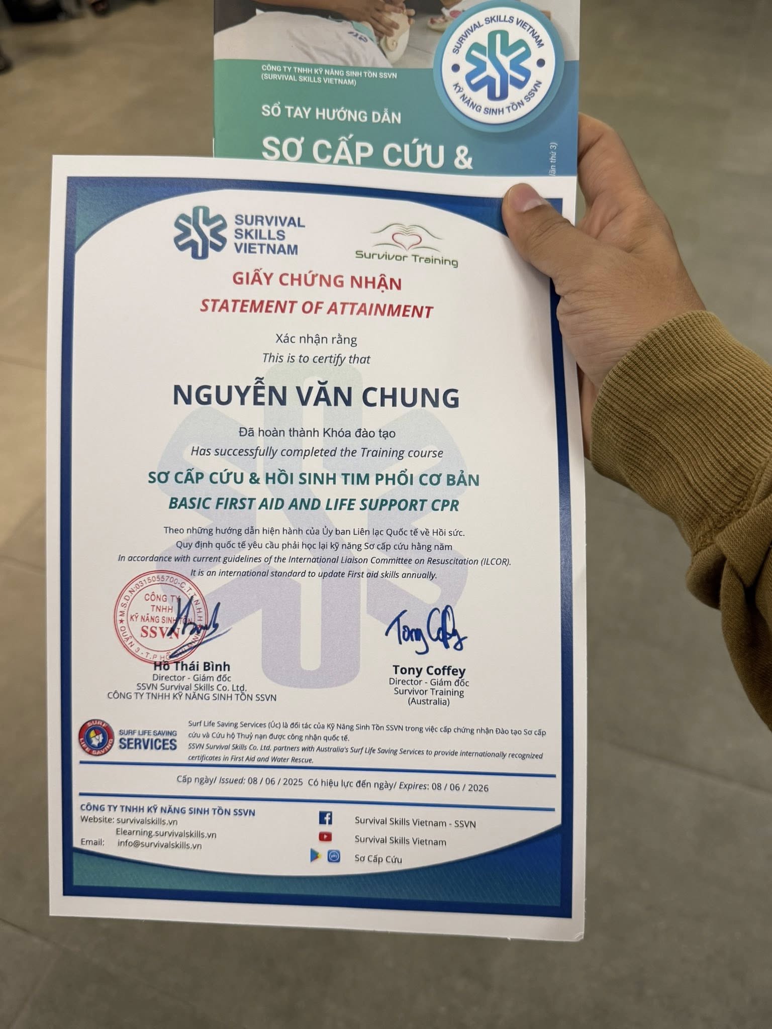 NS Nguyễn Văn Chung - hot dad kiêm cây hài mới nổi dắt 2 con đi học lớp sơ cấp cứu: Dân tình đang khen dở tay thì ông bố này đã tấu hề ngay được- Ảnh 7. NS Nguyễn Văn Chung - hot dad kiêm cây hài mới nổi dắt 2 con đi học lớp sơ cấp cứu: Dân tình đang khen dở tay thì ông bố này đã tấu hề ngay được- Ảnh 7.