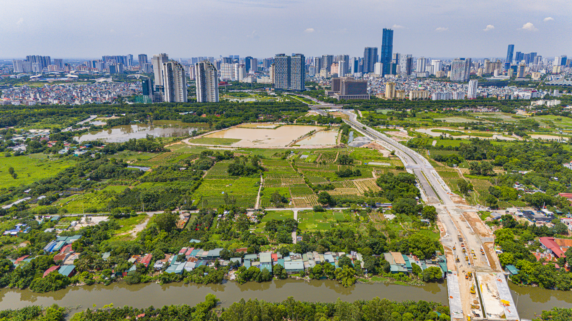 Có gì đặc biệt tại loạt khu đất “vàng” giữa trung tâm Thủ đô đang được doanh nghiệp của tỷ phú Phạm Nhật Vượng rục rịch triển khai dự án - Ảnh 3. Có gì đặc biệt tại loạt khu đất “vàng” giữa trung tâm Thủ đô đang được doanh nghiệp của tỷ phú Phạm Nhật Vượng rục rịch triển khai dự án - Ảnh 3.