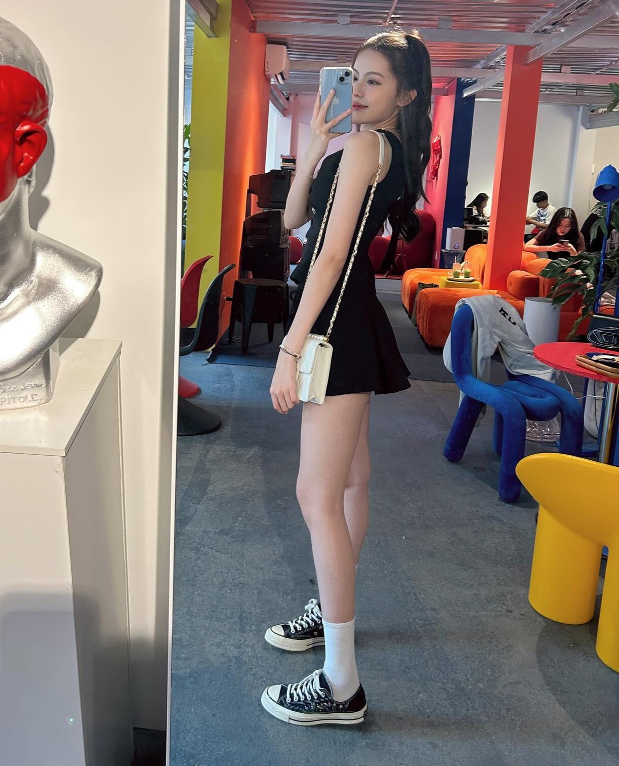 Bạn gái HIEUTHUHAI uể oải vẫn không bỏ gym, kết quả sau 1 năm thành ra thế này- Ảnh 4. Bạn gái HIEUTHUHAI uể oải vẫn không bỏ gym, kết quả sau 1 năm thành ra thế này- Ảnh 4.