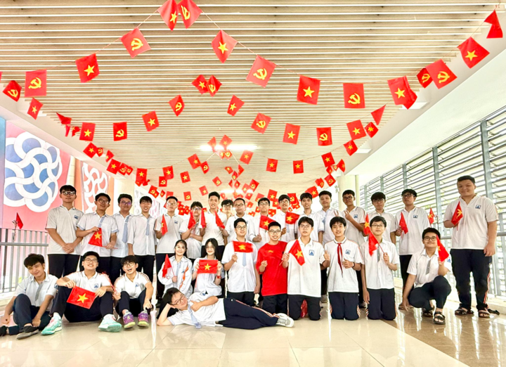 Lớp có 100% học sinh đỗ THPT chuyên Khoa học Tự nhiên - Ảnh 1. Lớp có 100% học sinh đỗ THPT chuyên Khoa học Tự nhiên - Ảnh 1.