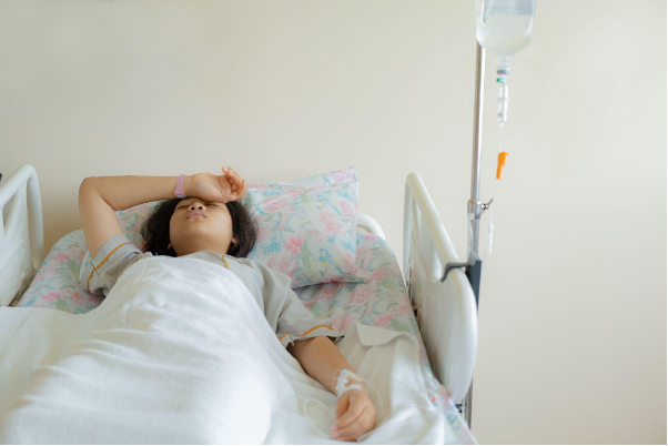 Chủ quan phòng não mô cầu, nguy cơ đối mặt bệnh gây tử vong trong vòng 24 giờ do não mô cầu ở thanh thiếu niên - Ảnh 4. Chủ quan phòng não mô cầu, nguy cơ đối mặt bệnh gây tử vong trong vòng 24 giờ do não mô cầu ở thanh thiếu niên - Ảnh 4.