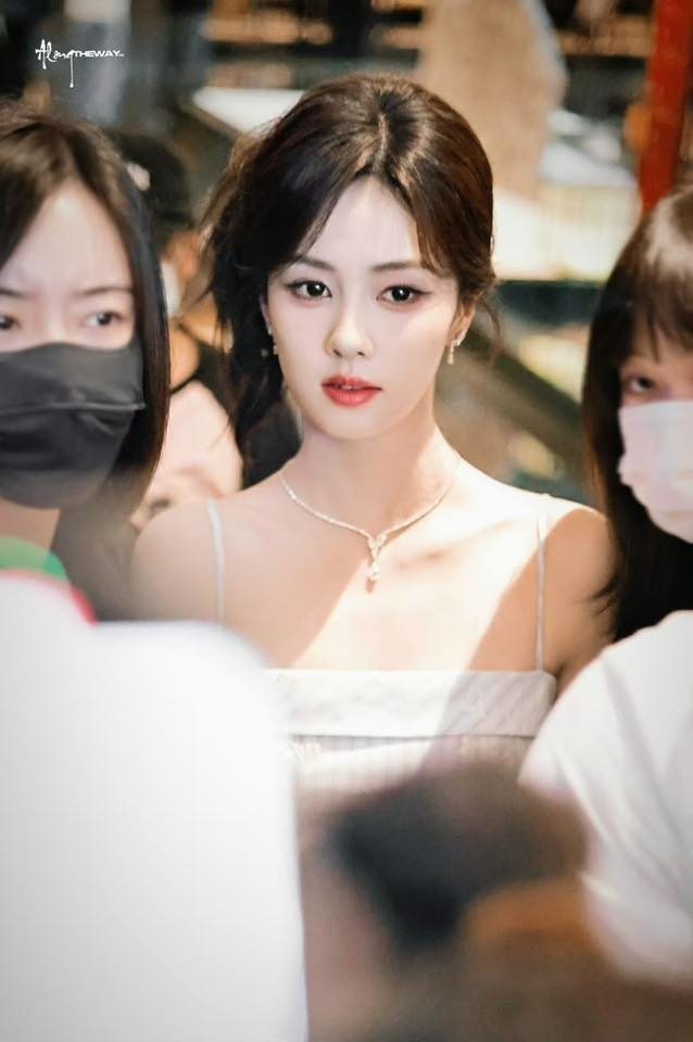 Mỹ nhân Trung Quốc đi quảng bá phim mới mà đẹp quá sức tưởng tượng, visual nữ thần khiến netizen ngắm không muốn dừng- Ảnh 3. Mỹ nhân Trung Quốc đi quảng bá phim mới mà đẹp quá sức tưởng tượng, visual nữ thần khiến netizen ngắm không muốn dừng- Ảnh 3.