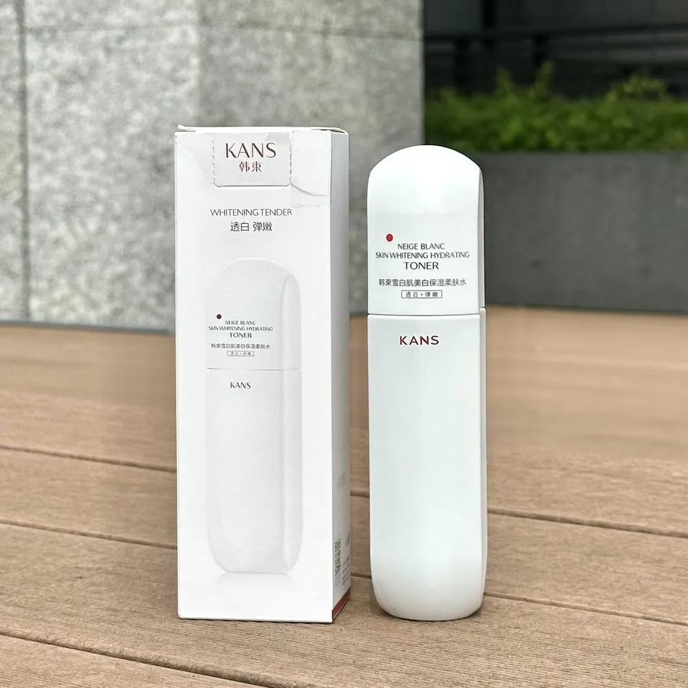 5 toner siêu cấp ẩm mà không bết dính cho nàng công sở hay ở trong phòng điều hòa - Ảnh 4. 5 toner siêu cấp ẩm mà không bết dính cho nàng công sở hay ở trong phòng điều hòa - Ảnh 4.