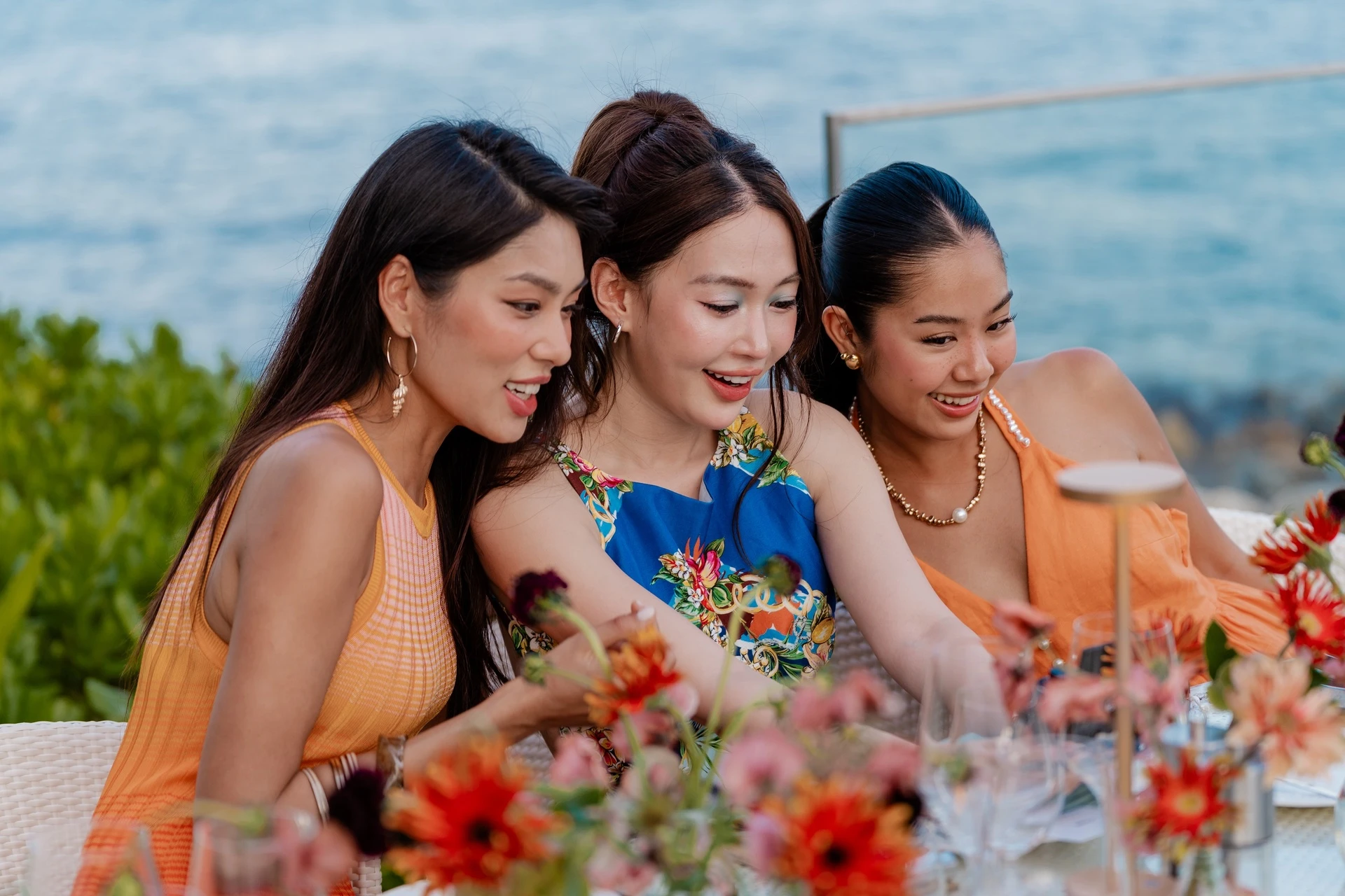 Maje ra mắt BST chính hạ, thiết đãi dàn tín đồ thời trang với biển xanh - nắng vàng - Ảnh 8. Maje ra mắt BST chính hạ, thiết đãi dàn tín đồ thời trang với biển xanh - nắng vàng - Ảnh 8.