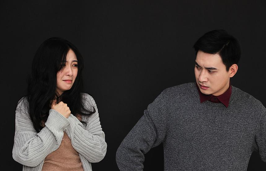 Tôi tin tưởng tuyệt đối vào vợ cho tới khi về quê thăm mẹ ốm và nghe chị dâu nói một câu chí mạng- Ảnh 1. Tôi tin tưởng tuyệt đối vào vợ cho tới khi về quê thăm mẹ ốm và nghe chị dâu nói một câu chí mạng- Ảnh 1.