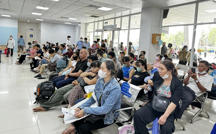 Miễn viện phí toàn dân là khám chữa bệnh không cần trả tiền? Vụ trưởng Vụ BHYT giải thích