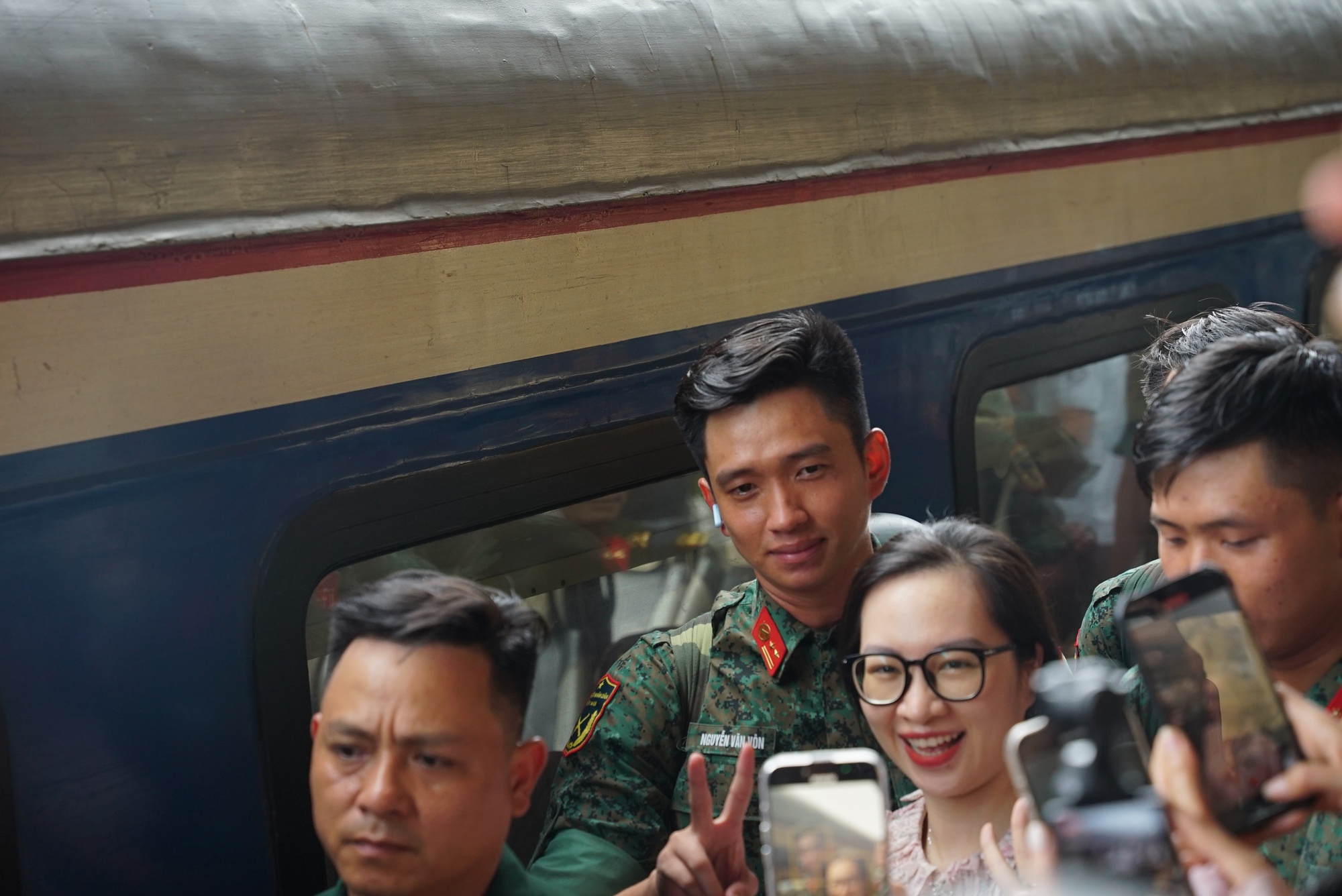 Fanpage Thông tin Chính Phủ đăng tải thông điệp liên quan Thượng úy Lê Hoàng Hiệp: Quân nhân không phải là ngôi sao giải trí!- Ảnh 4. Fanpage Thông tin Chính Phủ đăng tải thông điệp liên quan Thượng úy Lê Hoàng Hiệp: Quân nhân không phải là ngôi sao giải trí!- Ảnh 4.