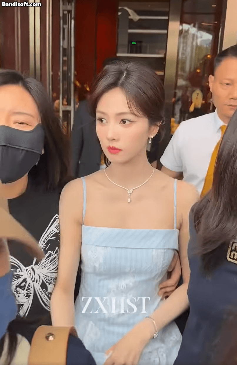 Mỹ nhân Trung Quốc đi quảng bá phim mới mà đẹp quá sức tưởng tượng, visual nữ thần khiến netizen ngắm không muốn dừng- Ảnh 8. Mỹ nhân Trung Quốc đi quảng bá phim mới mà đẹp quá sức tưởng tượng, visual nữ thần khiến netizen ngắm không muốn dừng- Ảnh 8.