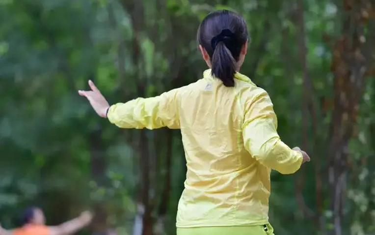 khong-co-tieu-de-17496175005401599946970-1749617566688-1749617566859477272964-17-0-417-640-crop-17496175807901206602500-1749646479903-17496464801671731702653.png