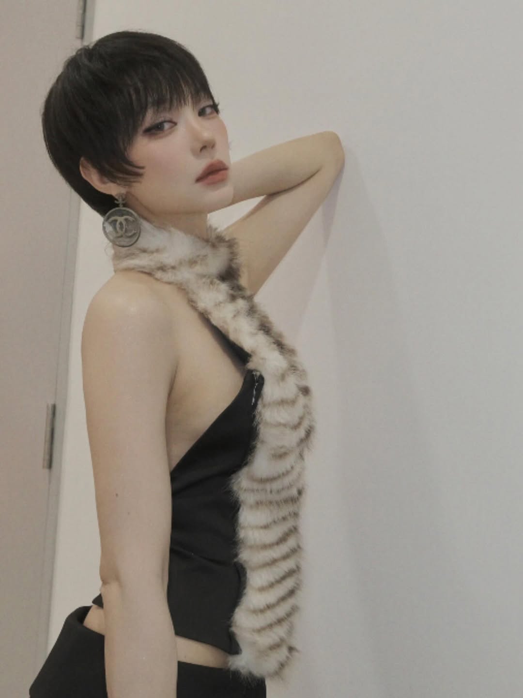 Sau Hà Hồ, loạt mỹ nhân Vbiz thi nhau Sau Hà Hồ, loạt mỹ nhân Vbiz thi nhau