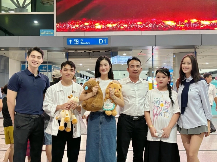 Hoa hậu Ý Nhi và bạn trai: Vừa đăng quang đã công khai, liên tục vướng tin đồn - Ảnh 3. Hoa hậu Ý Nhi và bạn trai: Vừa đăng quang đã công khai, liên tục vướng tin đồn - Ảnh 3.