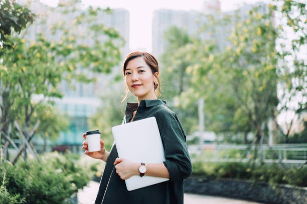 Tuổi 35, bạn nên có bao nhiêu tiền dự phòng để không phải phụ thuộc vào ai khi có biến cố? - Ảnh 1. Tuổi 35, bạn nên có bao nhiêu tiền dự phòng để không phải phụ thuộc vào ai khi có biến cố? - Ảnh 1.