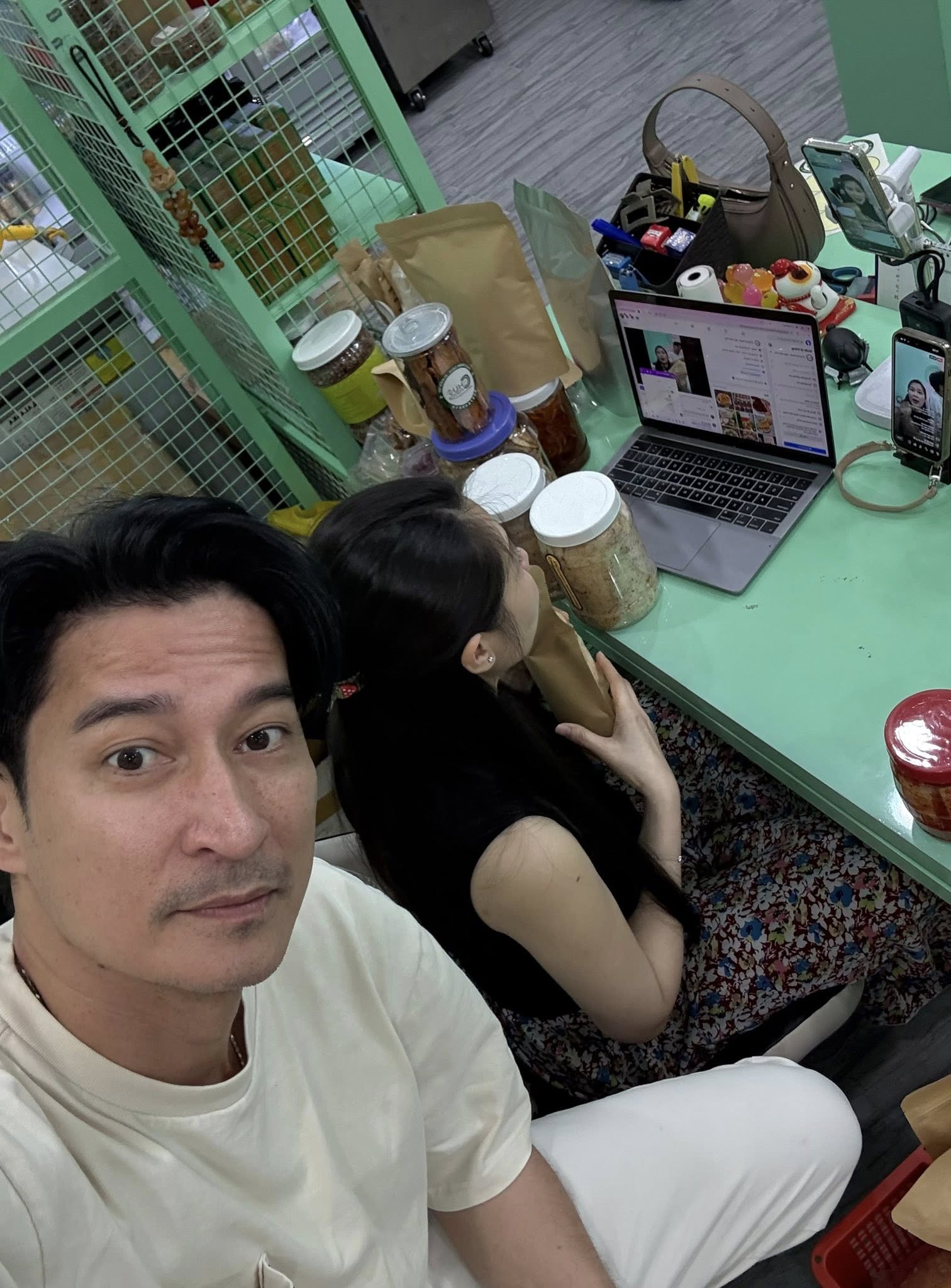 Diễn viên Huy Khánh và Mạc Anh Thư tái hôn sau 3 tháng chia tay?- Ảnh 1. Diễn viên Huy Khánh và Mạc Anh Thư tái hôn sau 3 tháng chia tay?- Ảnh 1.