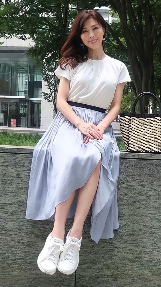 Tôi từng tiêu cả núi tiền cho quần áo, đến tuổi nghỉ hưu, tôi vứt 100 món và dứt khoát không mua lại 5 kiểu này nữa - Ảnh 3. Tôi từng tiêu cả núi tiền cho quần áo, đến tuổi nghỉ hưu, tôi vứt 100 món và dứt khoát không mua lại 5 kiểu này nữa - Ảnh 3.