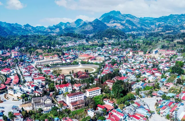Nhiều giáo viên 'trượt' khen thưởng vì chưa đóng quỹ - Ảnh 1. Nhiều giáo viên 'trượt' khen thưởng vì chưa đóng quỹ - Ảnh 1.