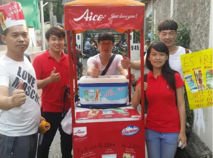 Từ công nhân rửa chai, quét rác kiếm sống đến ‘bố già ngành sữa’ sáng lập thương hiệu mang tính ‘cách mạng’ toàn châu Á: Lãi ít, bán nhiều để người nghèo cũng được đủ đầy - Ảnh 3. Từ công nhân rửa chai, quét rác kiếm sống đến ‘bố già ngành sữa’ sáng lập thương hiệu mang tính ‘cách mạng’ toàn châu Á: Lãi ít, bán nhiều để người nghèo cũng được đủ đầy - Ảnh 3.